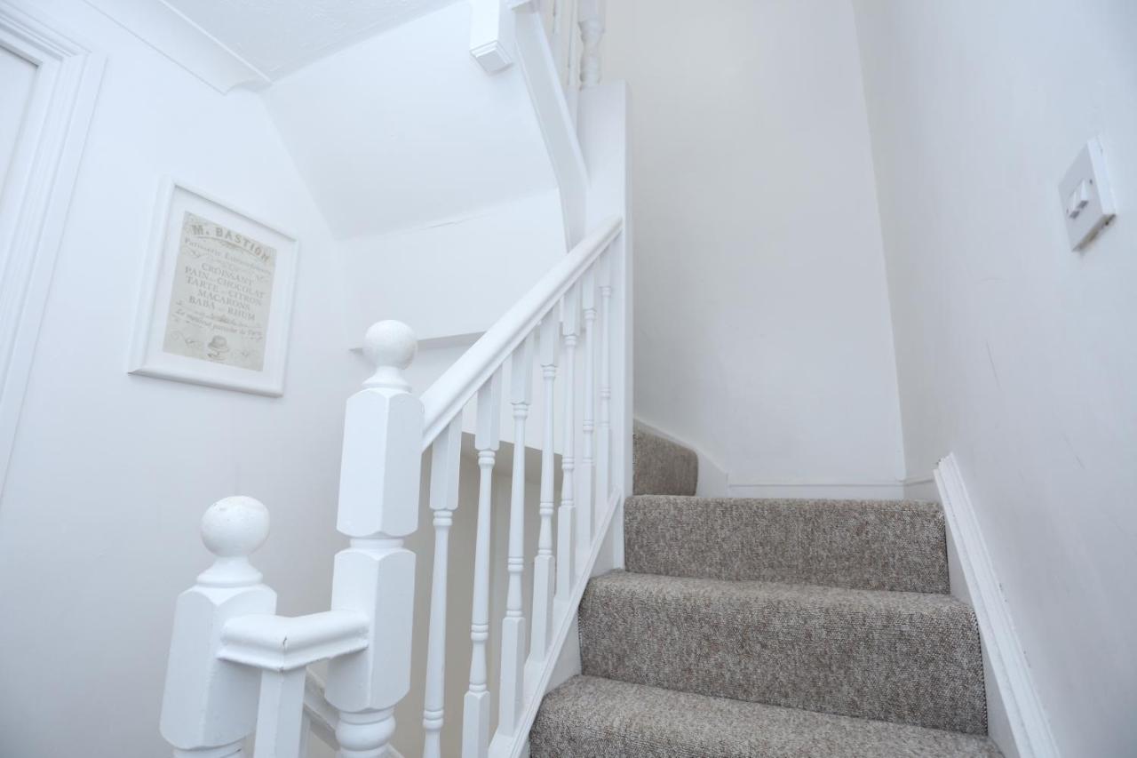 Fabulous Room With En-Suite Bathroom And Shared Kitchen Thamesmead  エクステリア 写真